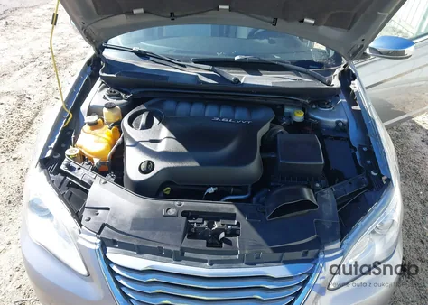 2014 Chrysler 200 Limited z USA, uszkodzony, nr VIN 1C3BCBFG2EN138024